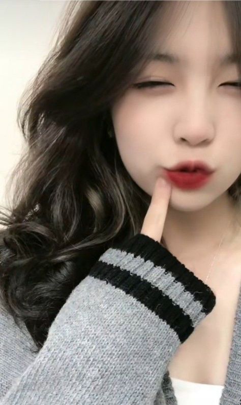 美女扒开下面让男人捅