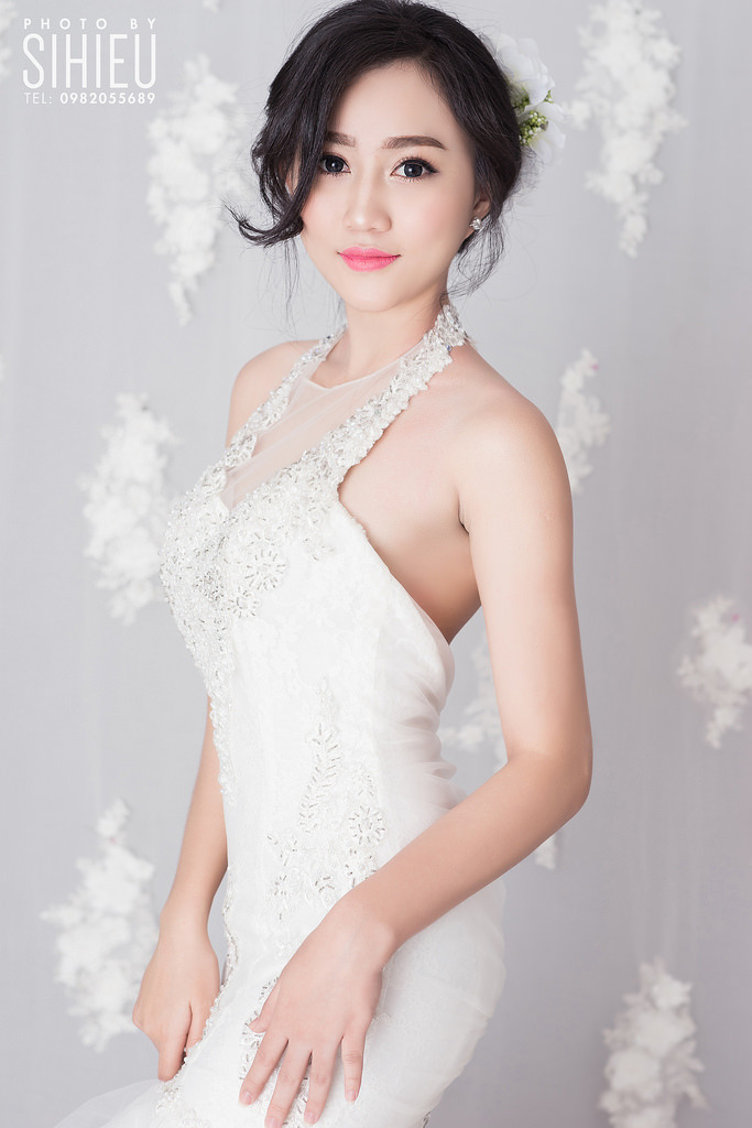 强行挺进朋友漂亮娇妻
