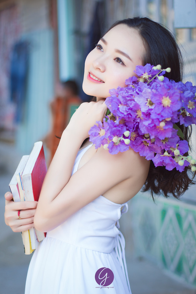 商务旅行被戴绿帽子的女老板